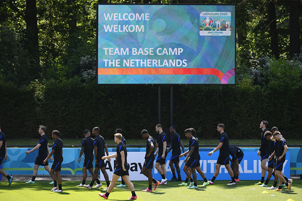 荷兰队全力备战第二轮欧洲杯小组赛 荷兰队能否提前晋级淘汰赛